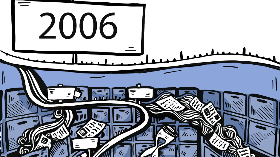 Zeitstrahl 2006 Aktenschränke mit geöffneten Schubladen, aus denen Zettel fliegen, eine Uhr und ein Stundenglas, oben links ein Schild mit der Jahreszahl 2006