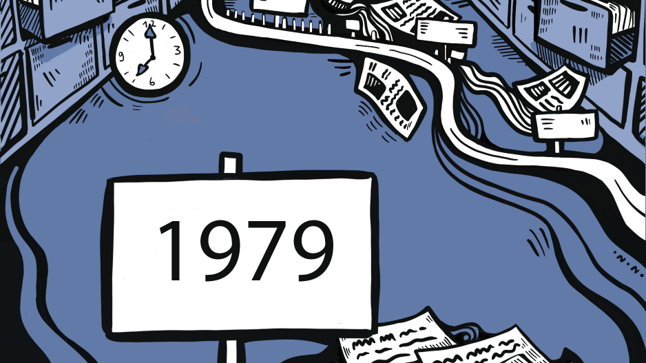 Zeitstrahl 1979 Aktenschränke mit geöffneten Schubladen, aus denen Zettel fliegen, eine Uhr und ein Stundenglas, unten links ein Schild mit der Jahreszahl 1979